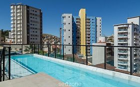 Studio c/ piscina em Poços de Caldas PGO412